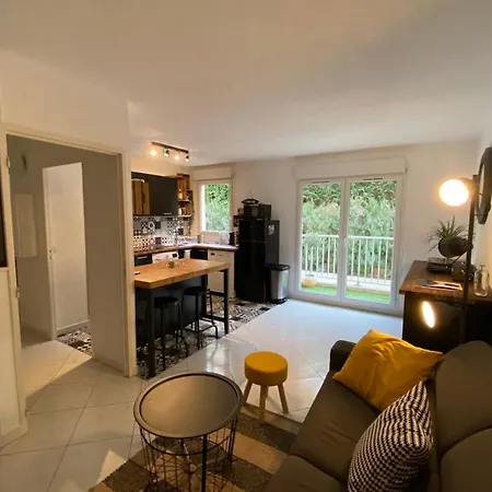 Beautiful On The Heights Of - Parking