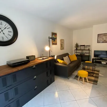 Beautiful On The Heights Of - Parking